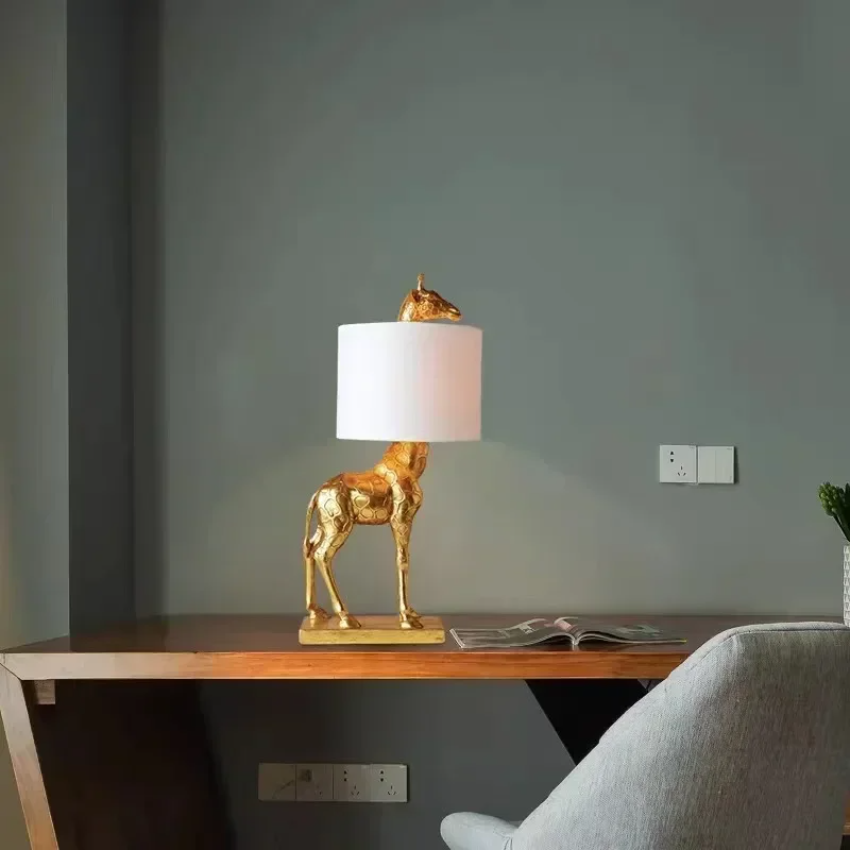 Nordic Style Giraffe Desk Lamp - Resin Art On Floor 评论和价格